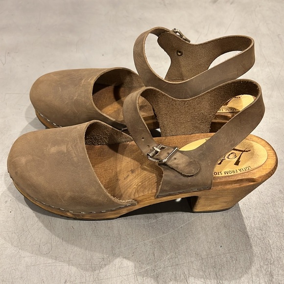 Lotta From Stockholm Highwood Taupe Clogs in Oiled Nubuck Leather - Picture 3 of 8